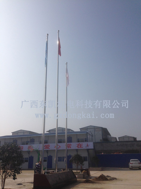 中泰集團(tuán)項(xiàng)目分節(jié)旗桿